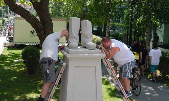 MONUMENT TO A DESTROYED MONUMENT